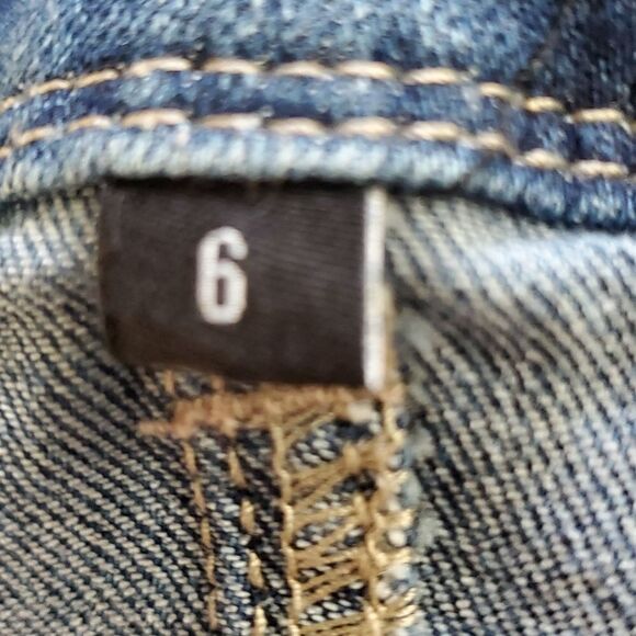 1822 denim blue jeans. Size 6. Distressed. Straight leg. Good condition. - Picture 9 of 11